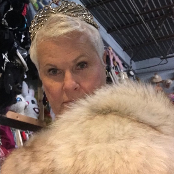 Meet your Posher, Dixie - Picture 2 of 2